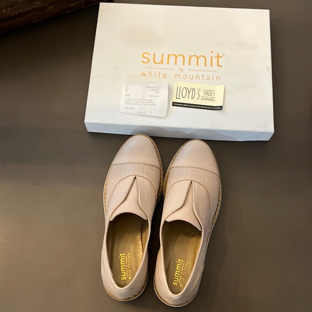 Summit by white mountain leather loafers (never worn)